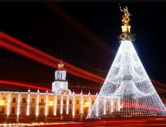 Georgia town square Christmas lights