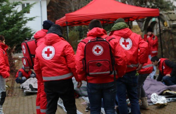 red cross volunteer