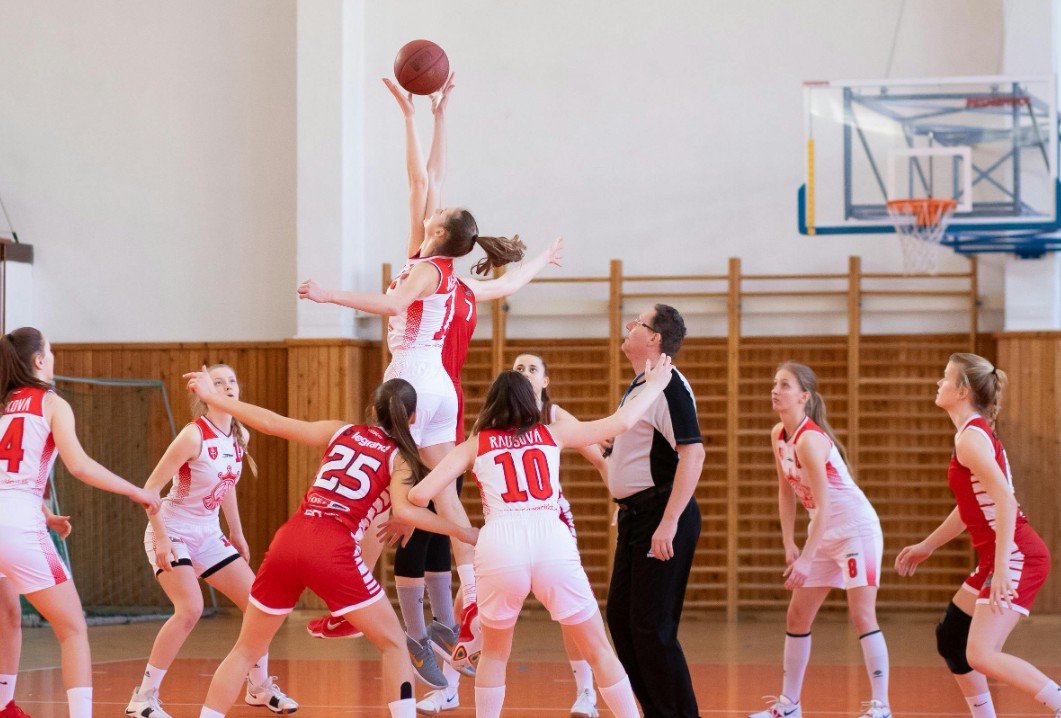 women's basketball game