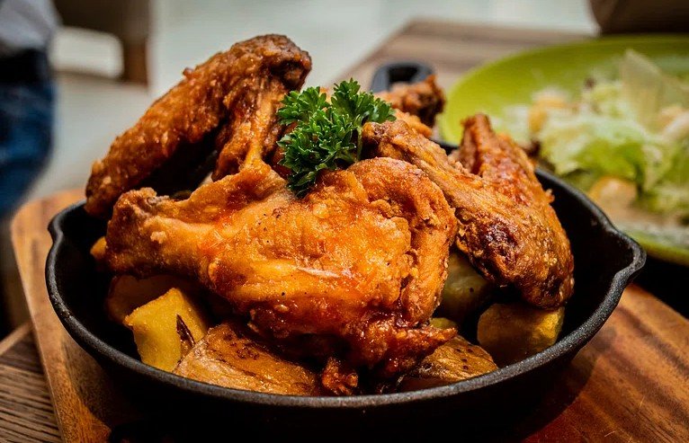 chicken wings platter restaurant