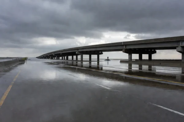 Atlanta Downtown Connector flash flood closes I-75 Baker Street during rush hour.