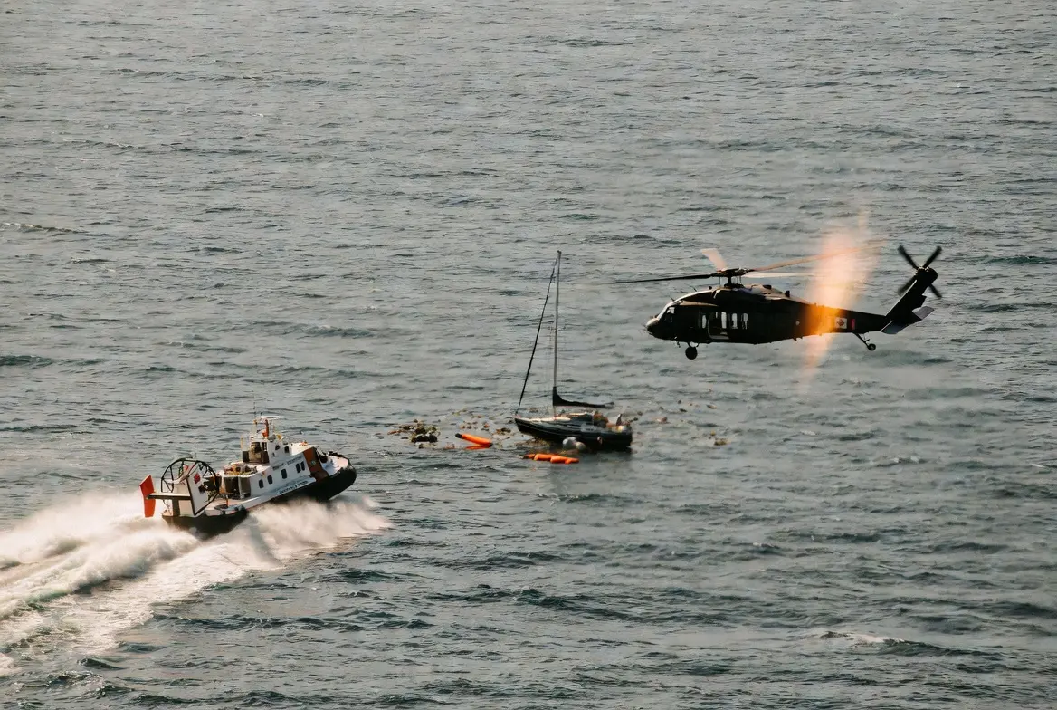 Charter boat sinks Georgia Strait rescue near Roberts Bank