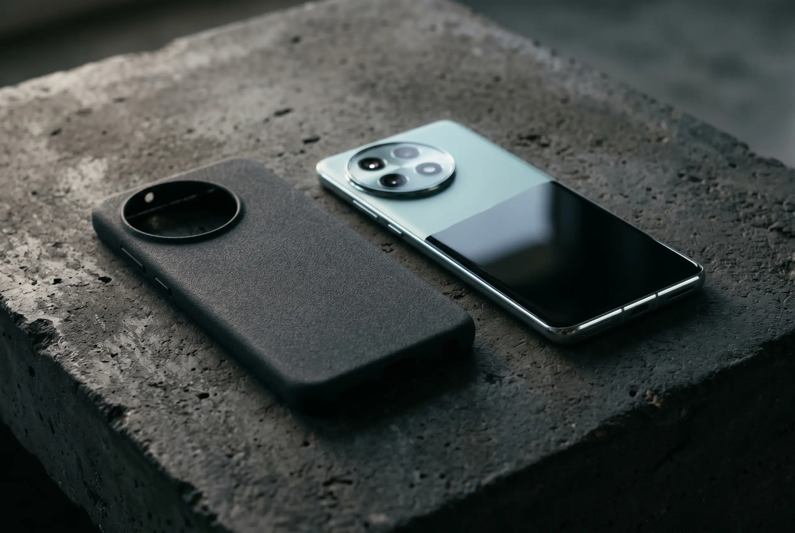 OnePlus 15R 512GB phone discounted with GRADUATION promo