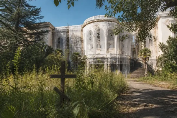Georgian government Orthodox Church Tskaltubo land transfer for 1 GEL