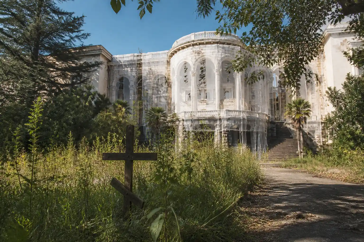 Georgian government Orthodox Church Tskaltubo land transfer for 1 GEL